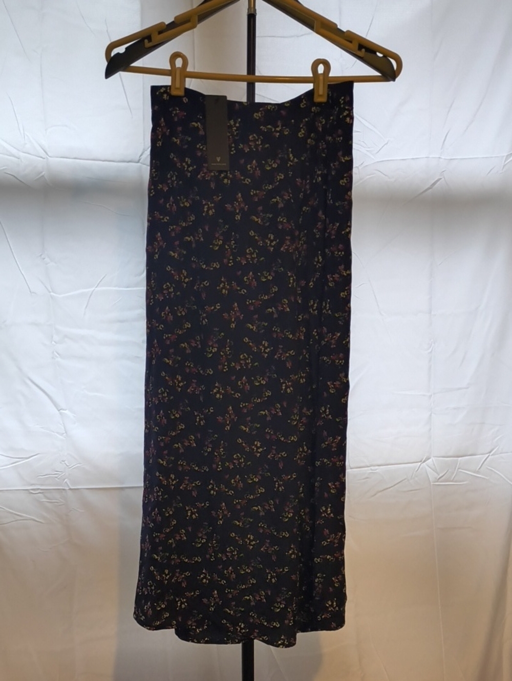 LULU'S Floral Midi Skirt in Navy